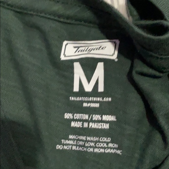 A green t shirt with NY - - Picture 2 of 3